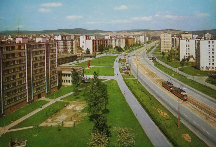 Sídlisko Terasa v pozadí vidno Bankov